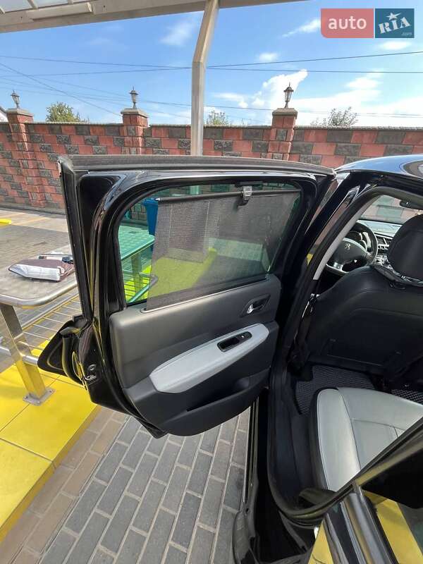 Позашляховик / Кросовер Peugeot 3008 2012 в Рівному