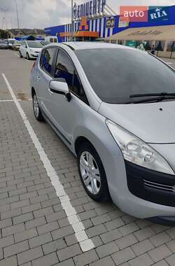 Позашляховик / Кросовер Peugeot 3008 2010 в Калуші