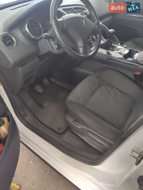 Позашляховик / Кросовер Peugeot 3008 2011 в Запоріжжі