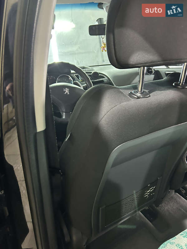 Внедорожник / Кроссовер Peugeot 3008 2011 в Киеве