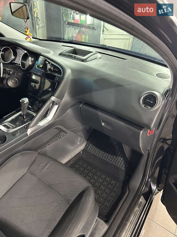 Внедорожник / Кроссовер Peugeot 3008 2011 в Киеве