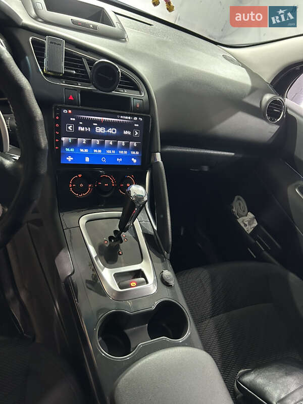 Внедорожник / Кроссовер Peugeot 3008 2011 в Киеве