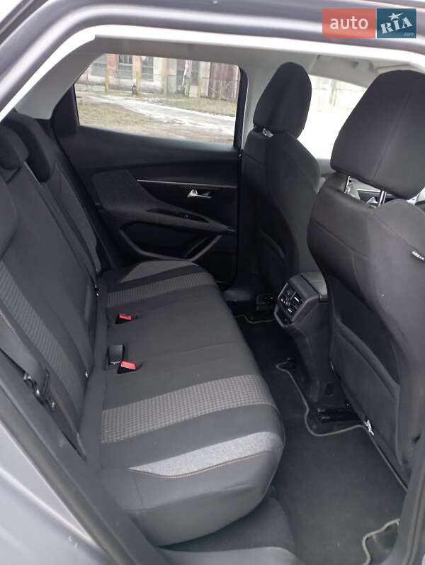 Внедорожник / Кроссовер Peugeot 3008 2017 в Казатине