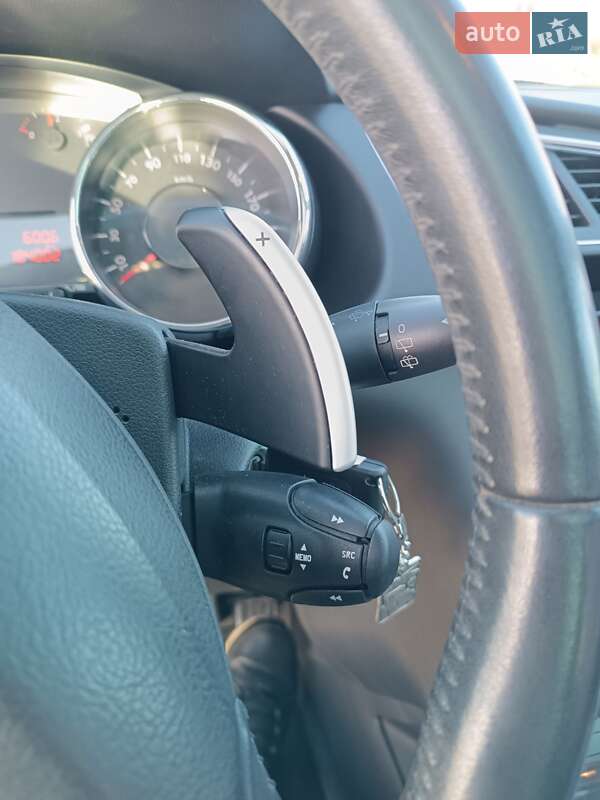 Внедорожник / Кроссовер Peugeot 3008 2011 в Калуше