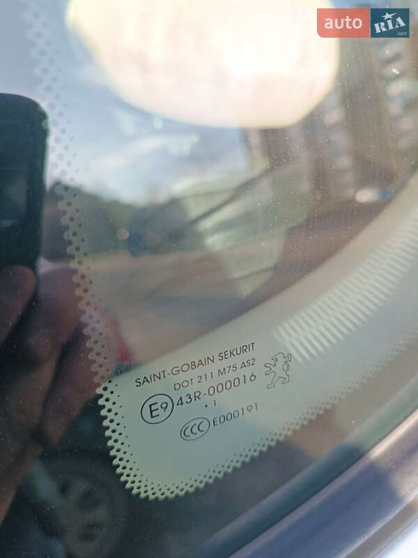 Внедорожник / Кроссовер Peugeot 3008 2011 в Калуше