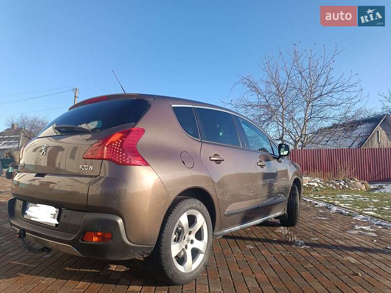 Позашляховик / Кросовер Peugeot 3008 2013 в Коростені