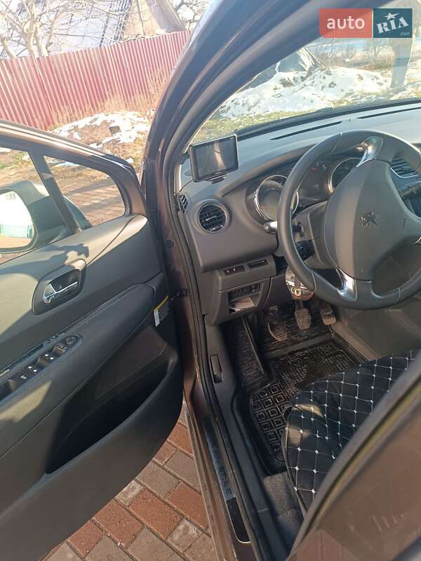 Позашляховик / Кросовер Peugeot 3008 2013 в Коростені