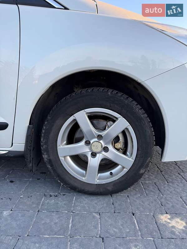 Позашляховик / Кросовер Peugeot 3008 2010 в Самборі