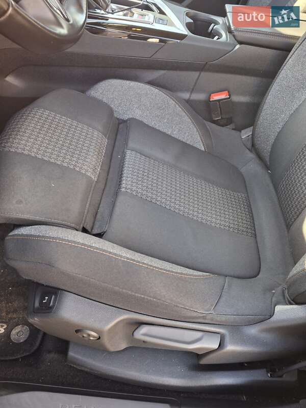 Позашляховик / Кросовер Peugeot 3008 2018 в Львові