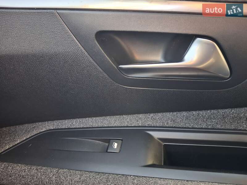 Позашляховик / Кросовер Peugeot 3008 2018 в Львові