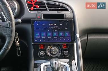 Внедорожник / Кроссовер Peugeot 3008 2012 в 