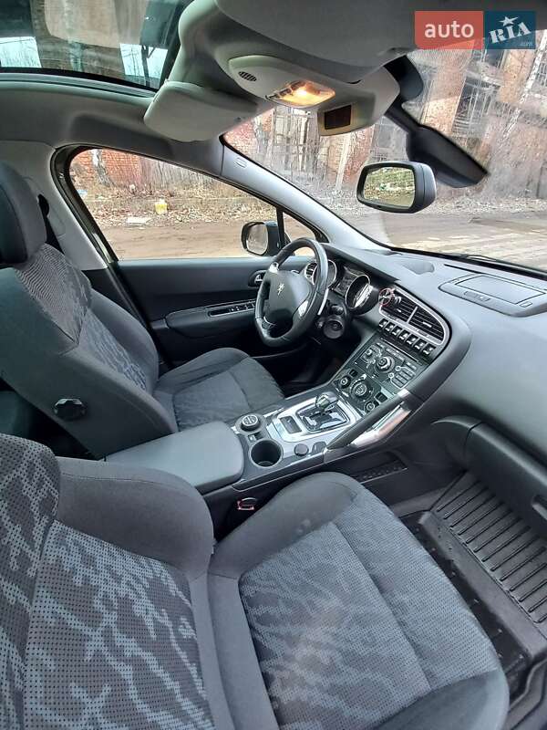 Позашляховик / Кросовер Peugeot 3008 2012 в Коломиї