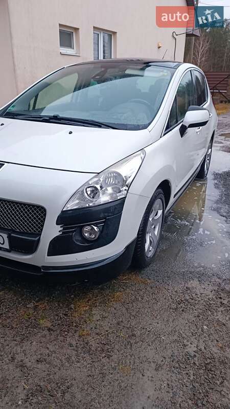 Позашляховик / Кросовер Peugeot 3008 2010 в Рокитному