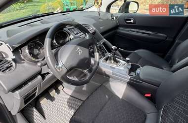 Позашляховик / Кросовер Peugeot 3008 2015 в 