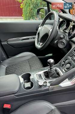Позашляховик / Кросовер Peugeot 3008 2015 в 