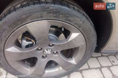 Внедорожник / Кроссовер Peugeot 3008 2009 в 