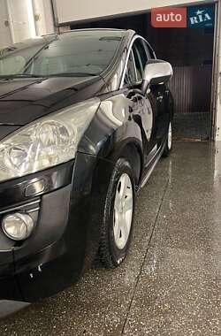 Внедорожник / Кроссовер Peugeot 3008 2009 в 