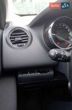Позашляховик / Кросовер Peugeot 3008 2014 в 
