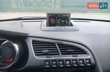 Позашляховик / Кросовер Peugeot 3008 2014 в 