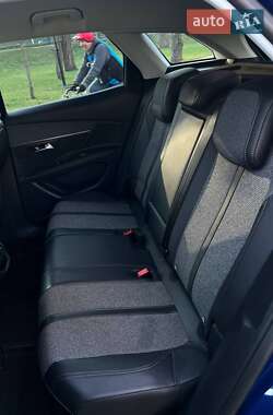 Внедорожник / Кроссовер Peugeot 3008 2018 в 