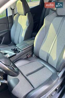 Внедорожник / Кроссовер Peugeot 3008 2018 в 
