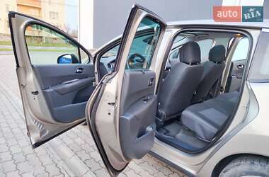 Внедорожник / Кроссовер Peugeot 3008 2009 в 