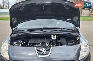 Позашляховик / Кросовер Peugeot 3008 2012 в 