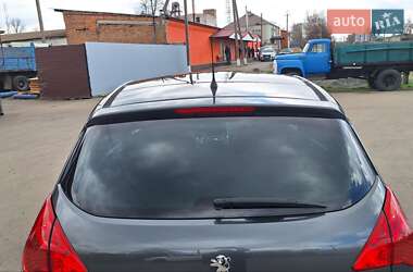Позашляховик / Кросовер Peugeot 3008 2012 в 
