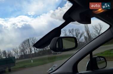 Позашляховик / Кросовер Peugeot 3008 2012 в 