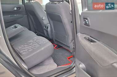 Позашляховик / Кросовер Peugeot 3008 2012 в 
