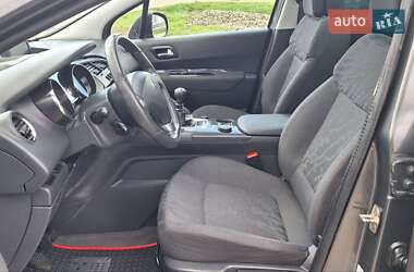 Позашляховик / Кросовер Peugeot 3008 2012 в 