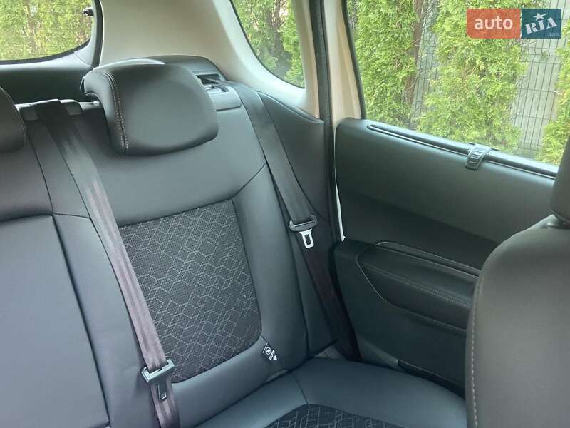 Внедорожник / Кроссовер Peugeot 3008 2014 в Стрые