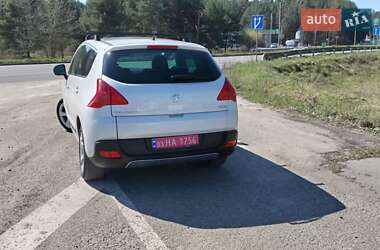 Позашляховик / Кросовер Peugeot 3008 2010 в 
