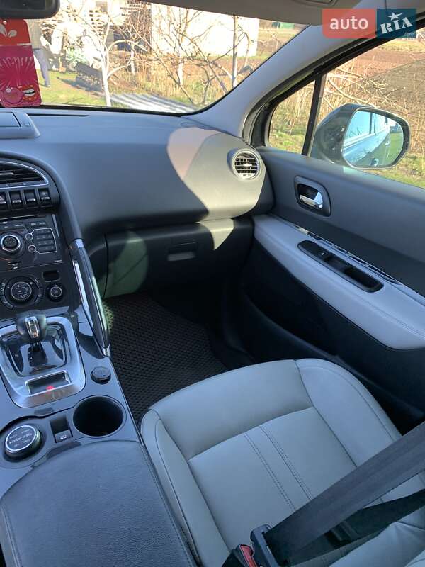 Внедорожник / Кроссовер Peugeot 3008 2012 в Луцке