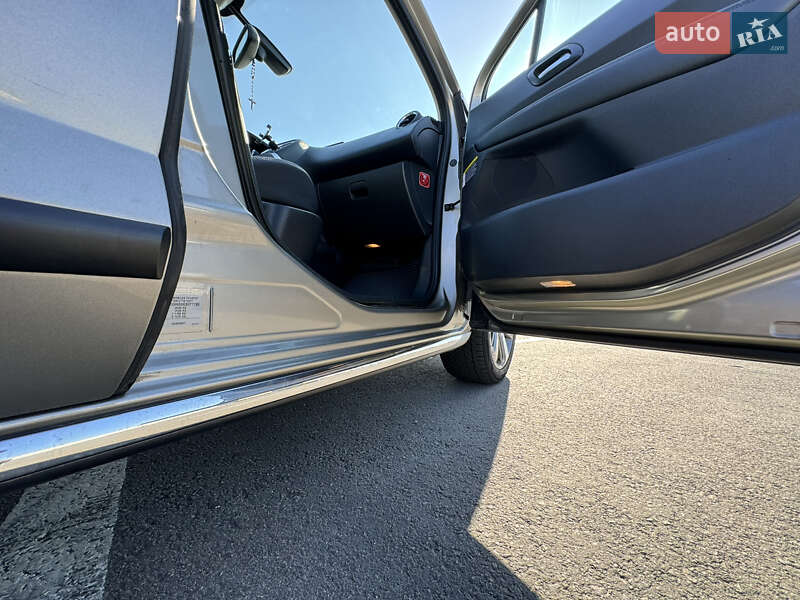 Позашляховик / Кросовер Peugeot 3008 2014 в Львові