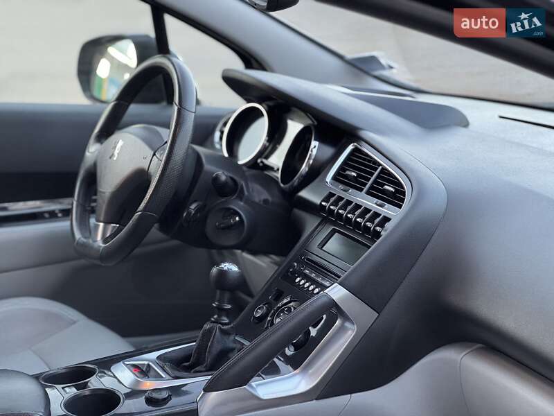 Внедорожник / Кроссовер Peugeot 3008 2010 в Староконстантинове