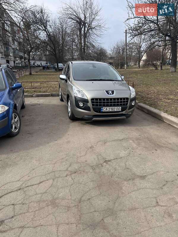 Внедорожник / Кроссовер Peugeot 3008 2011 в 