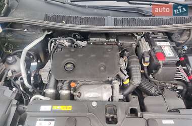 Позашляховик / Кросовер Peugeot 3008 2020 в 