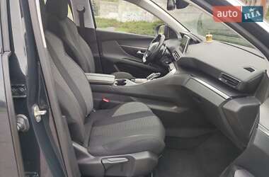 Позашляховик / Кросовер Peugeot 3008 2020 в 