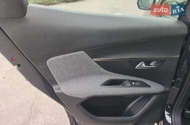 Позашляховик / Кросовер Peugeot 3008 2020 в 