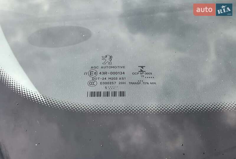 Внедорожник / Кроссовер Peugeot 3008 2015 в Ровно