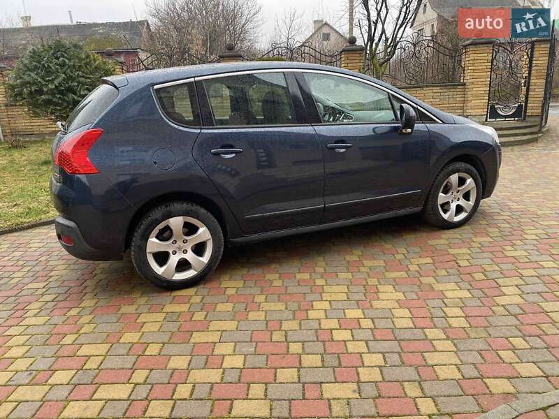 Позашляховик / Кросовер Peugeot 3008 2013 в Запоріжжі