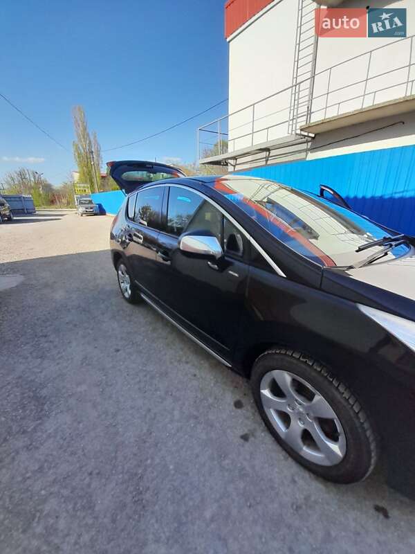 Внедорожник / Кроссовер Peugeot 3008 2012 в Каменец-Подольском