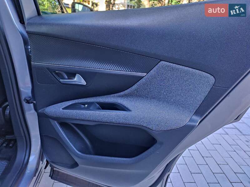 Позашляховик / Кросовер Peugeot 3008 2019 в Рівному