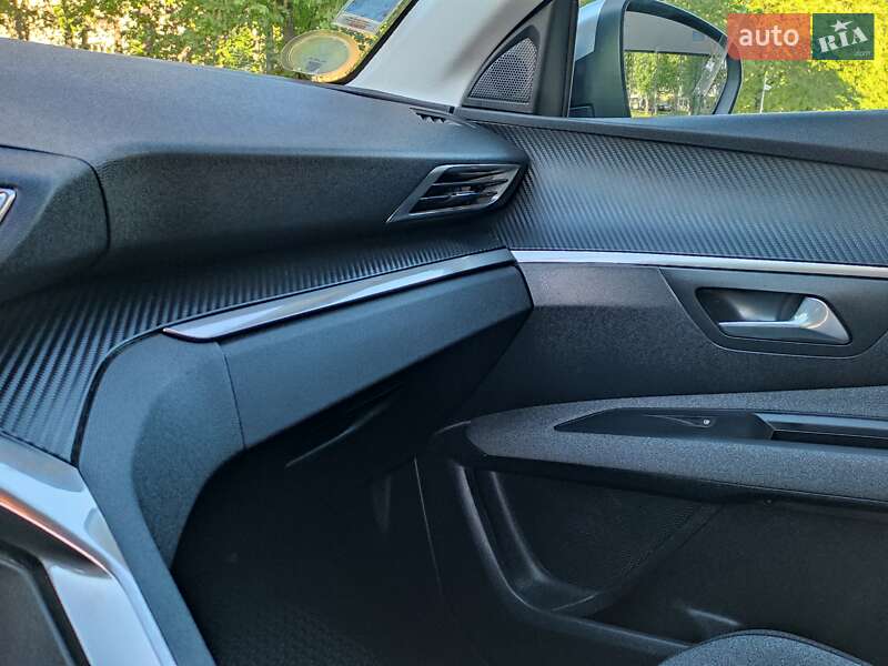 Позашляховик / Кросовер Peugeot 3008 2019 в Рівному