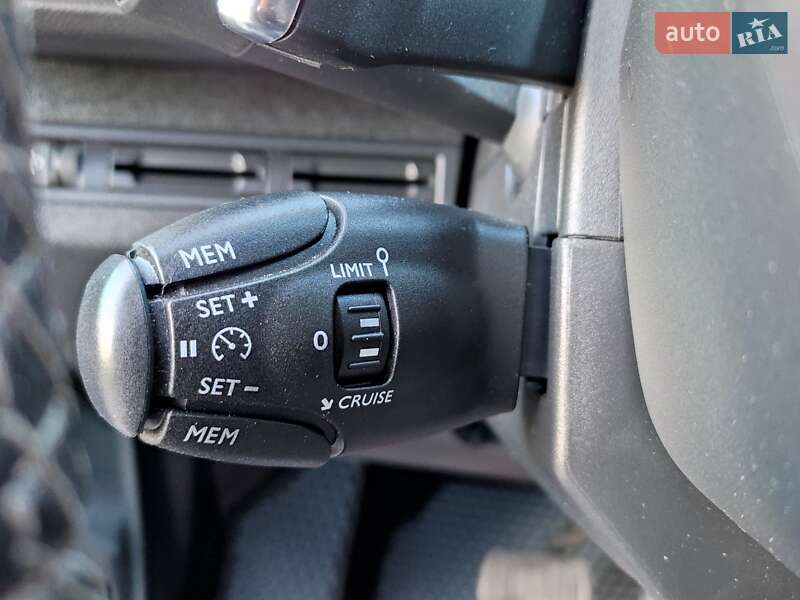 Позашляховик / Кросовер Peugeot 3008 2019 в Рівному