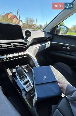 Внедорожник / Кроссовер Peugeot 3008 2021 в 