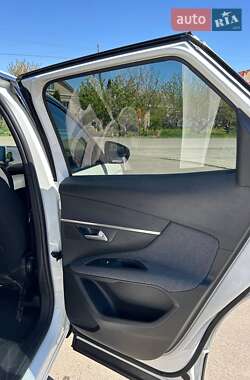 Внедорожник / Кроссовер Peugeot 3008 2021 в 