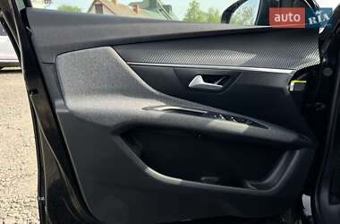Позашляховик / Кросовер Peugeot 3008 2021 в 