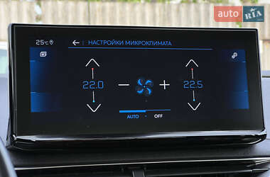 Позашляховик / Кросовер Peugeot 3008 2021 в 